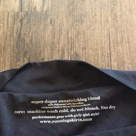 Running Skorts - Picture 3 of 4